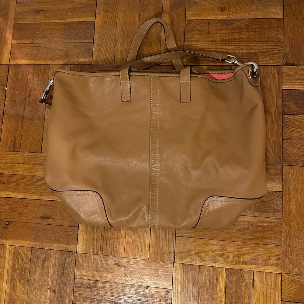 Tan Leather Coach Tote Bag - Picture 2 of 9